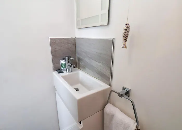 Flowergate Heights Apartment *