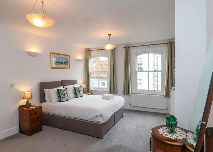 Apartment Flowergate Heights Whitby